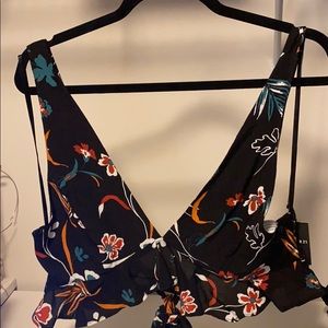 Black floral crop